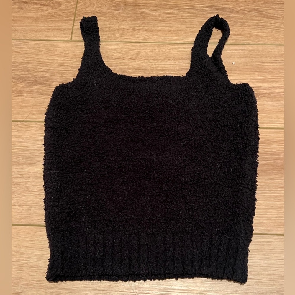 Skims fuzzy top. Worn once. SO SOFT